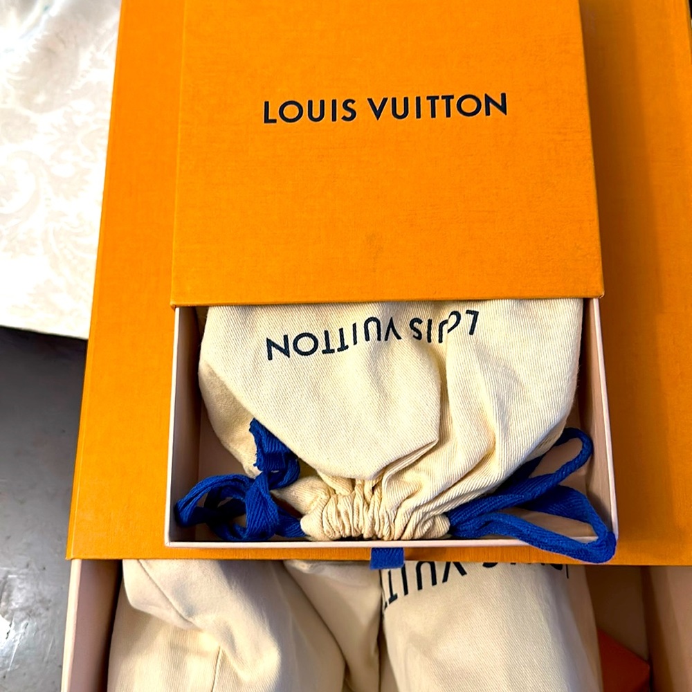 Louis Vuitton belt